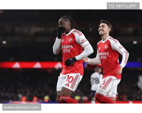 阿森纳友谊赛大胜热刺4-0神扑瞬间成全场焦点引发热议 阿森纳友谊赛大胜热刺4-0神扑瞬间成全场焦点引发热议