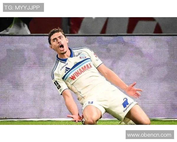 友谊赛巴黎圣日耳曼与本菲卡战平补时争议进球引发全场热议 友谊赛巴黎圣日耳曼与本菲卡战平补时争议进球引发全场热议